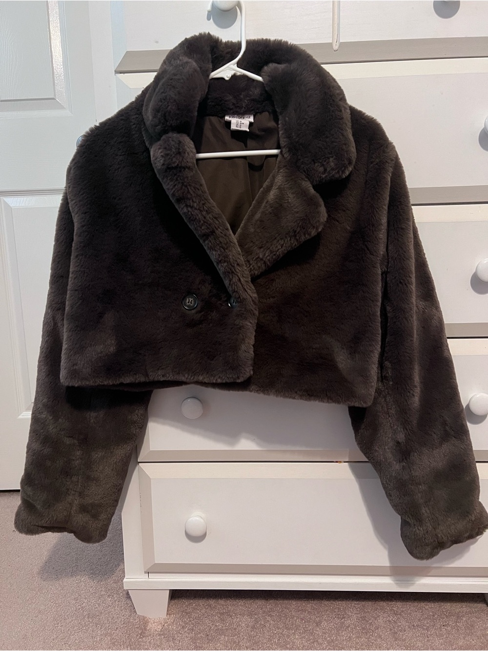 Song of Style Women’s Plush Faux Fur Cropped Coat - Dark Brown